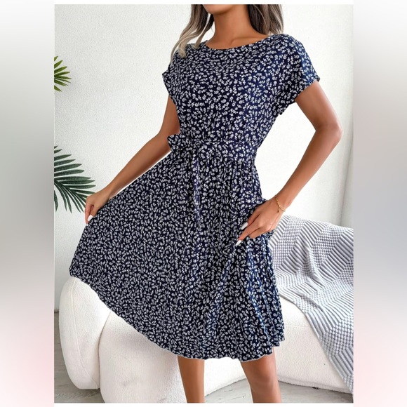 Blue Floral Pleated Dress, Women’s XL - Picture 4 of 8